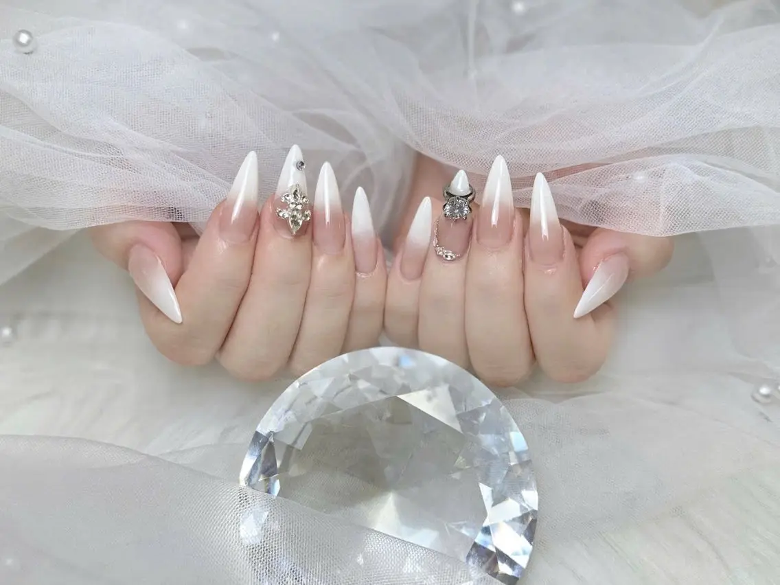 ネイル 長さ出し ジェルネイル 韓国ネイル マグネットネイル 持ち込み ハンドネイル SHE NAILのネイルデザイン