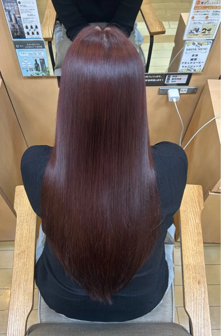 ロング カラー カシス ピンクカラー レッドカラー ヘアカラー ムラカミスグル カラーモデル様募集のヘアスタイル