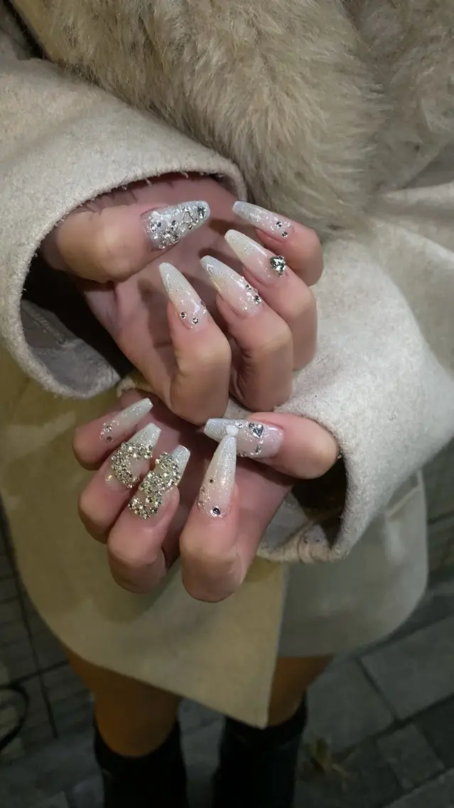 ネイル 𝑬𝒓𝒖/南草津 /束感まつ毛🎀のマツエク・マツパデザイン