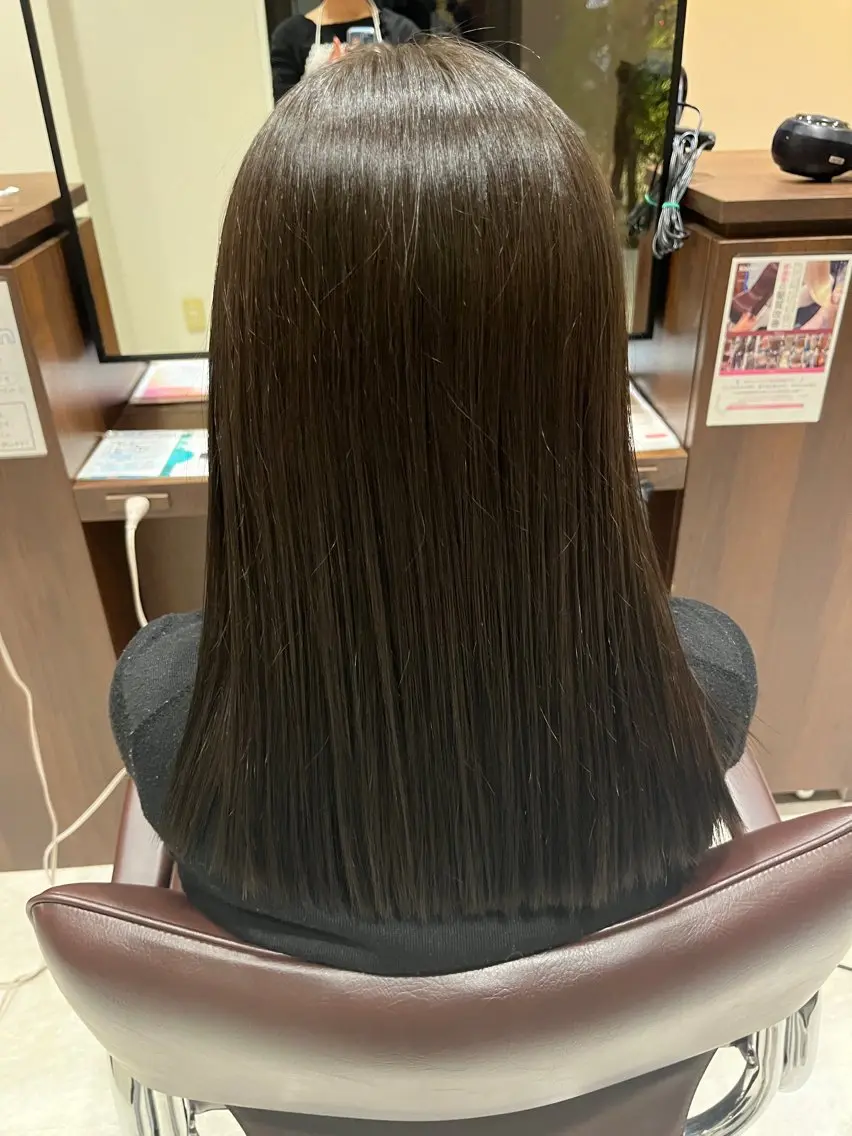 セミロング カット 縮毛矯正 🍀透明感ナチュラル カラー🍀じゅんのヘアスタイル