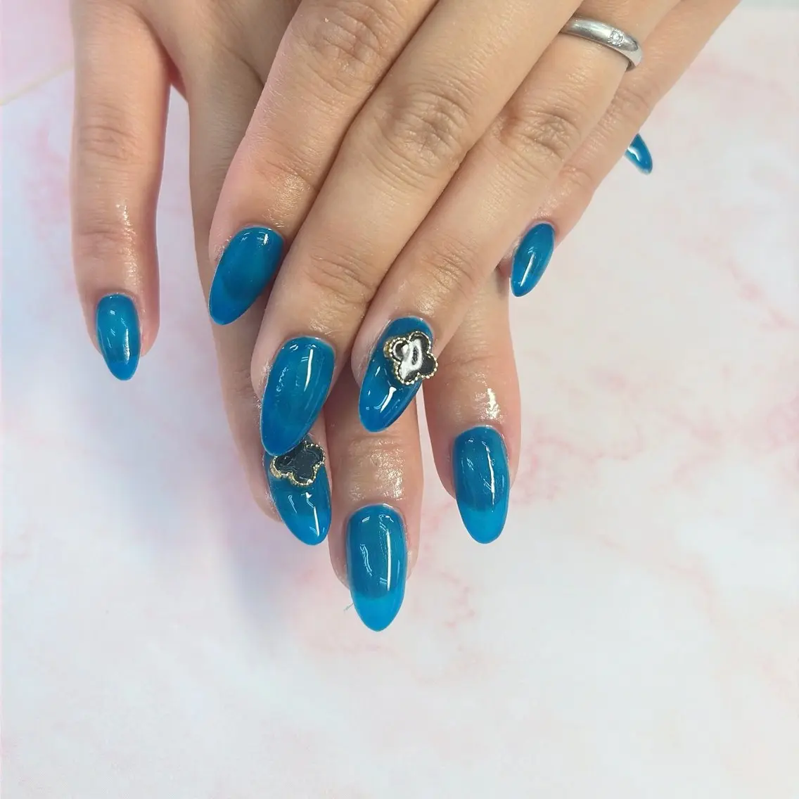 セミロング ハンドネイル 🩷Momo Nails🩷のネイルデザイン