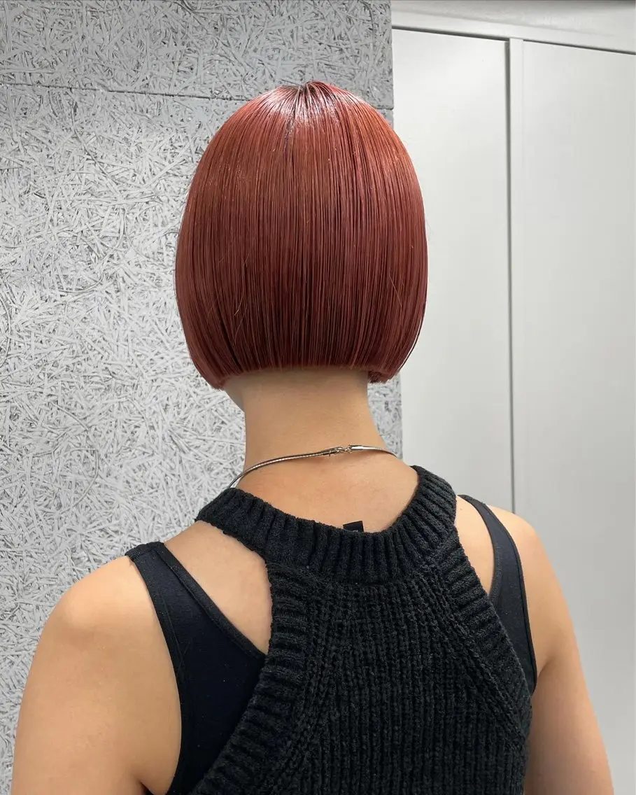 ショート 切りっぱなしボブ レイヤー/縮毛矯正のヘアスタイル