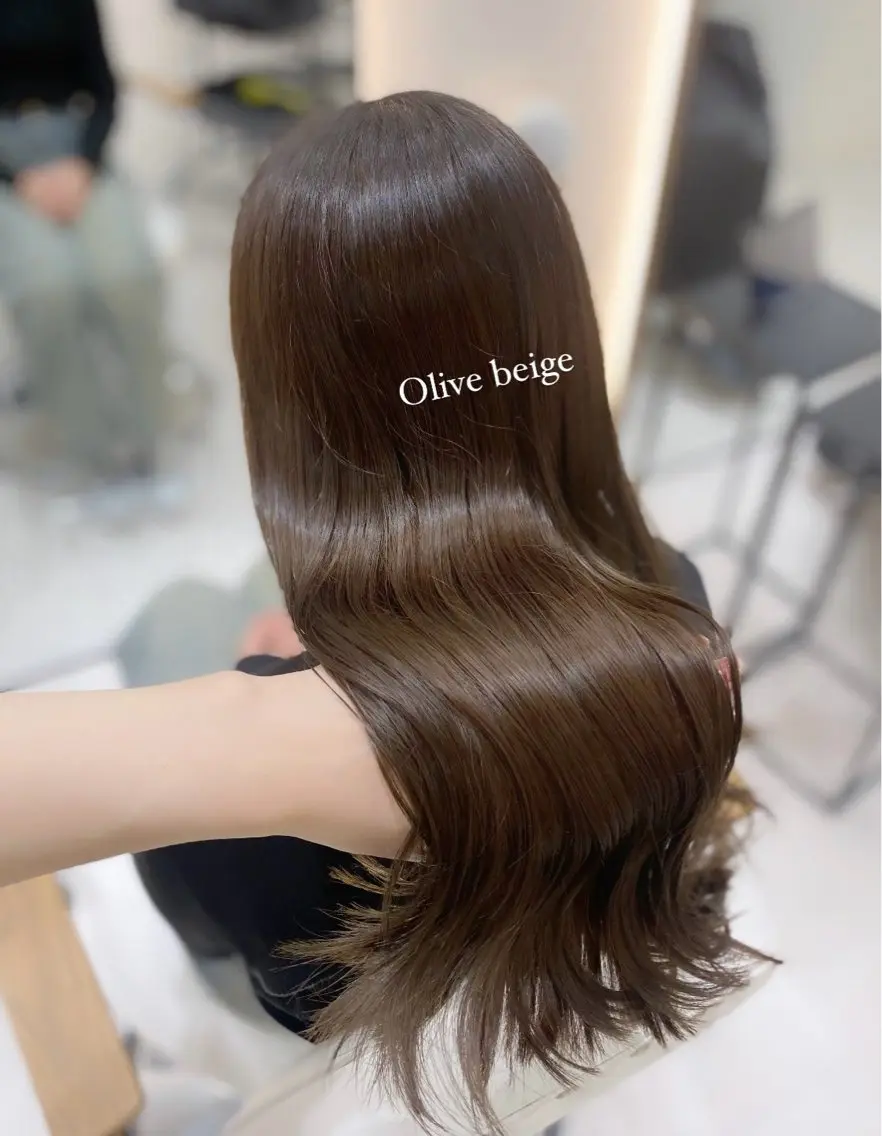 ロング カラー グレージュ オリーブグレージュ オリーブグレー トリートメント カット ヘアカラー トリートメント 艶髪・透明感カラー・ 韓国ヘア・Yuriのヘアスタイル