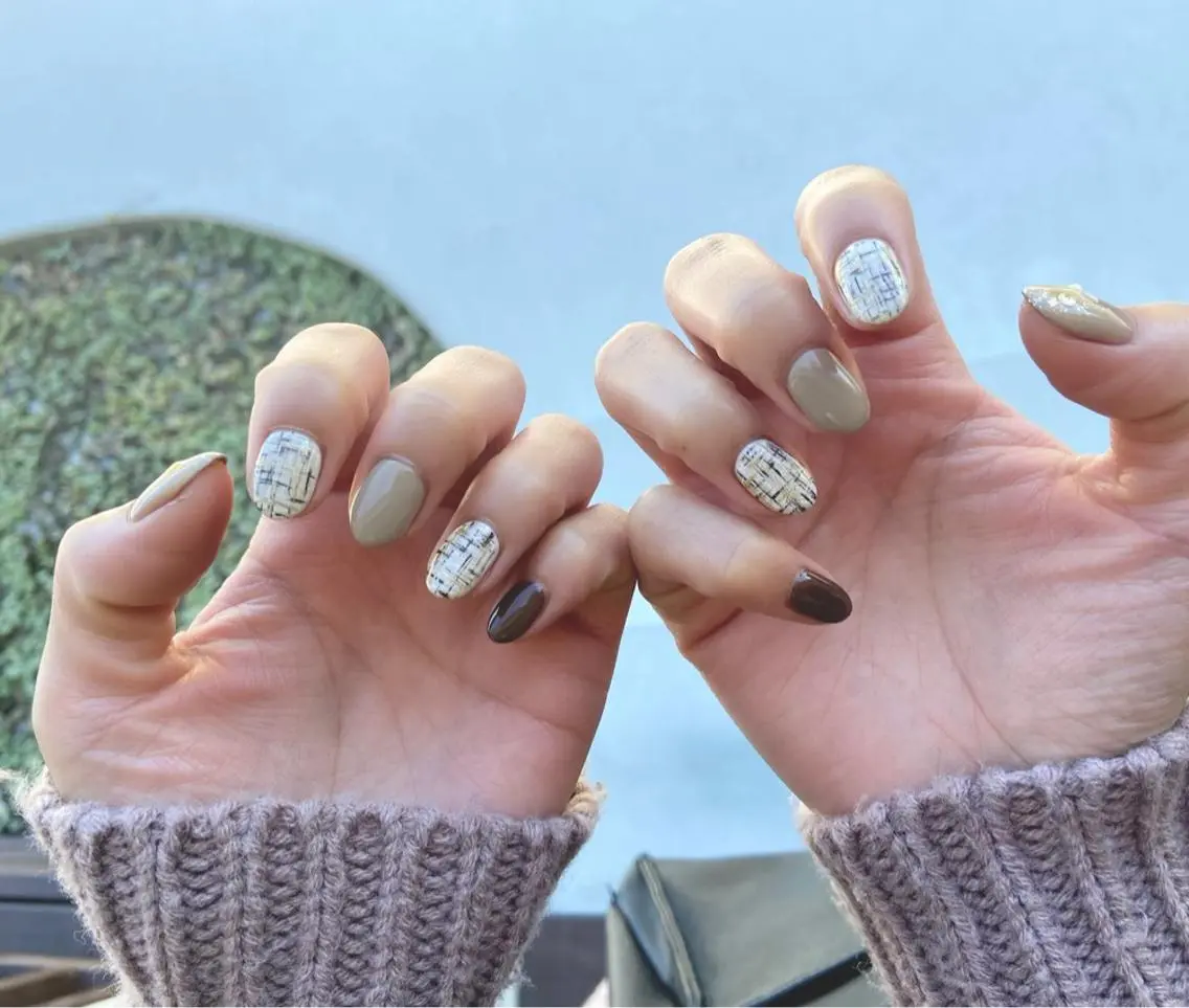 カラー ネイル マツエク・マツパ テラコッタ クリアネイル ミラーネイル ニュアンスネイル ぷっくりネイル Adore nailのネイルデザイン