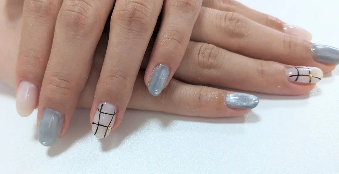 ミディアム ハンドネイル diva LurA namiのネイルデザイン