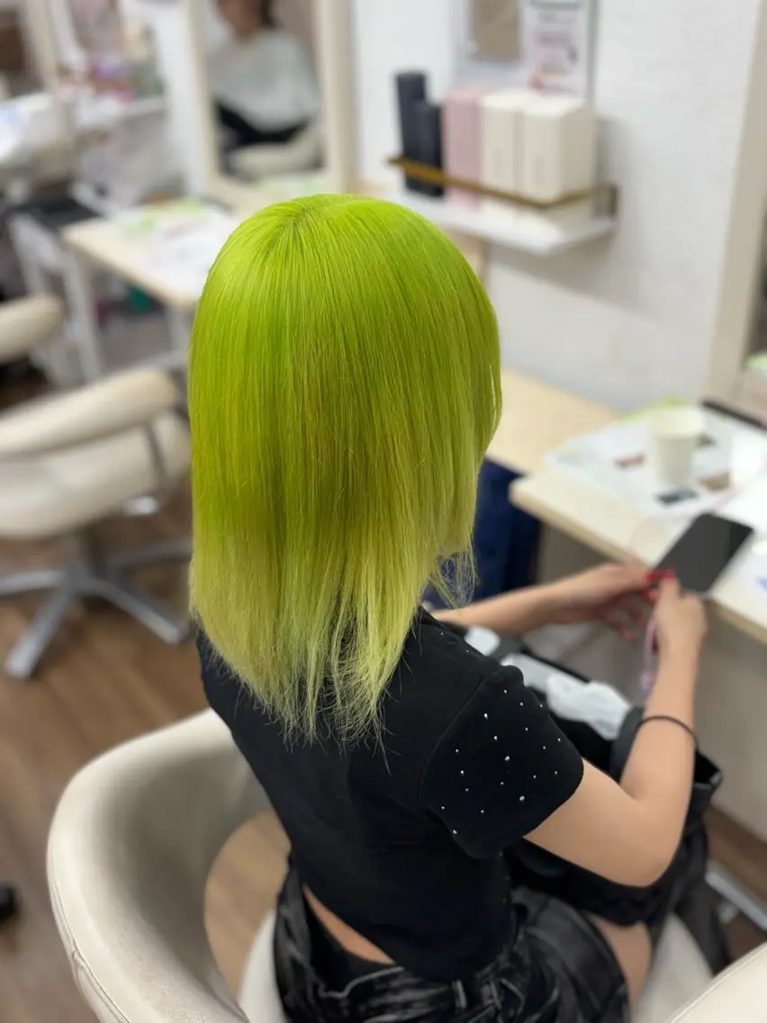 ミディアム ヘアカラー トリートメント GLOSS 心斎橋 山上のヘアスタイル