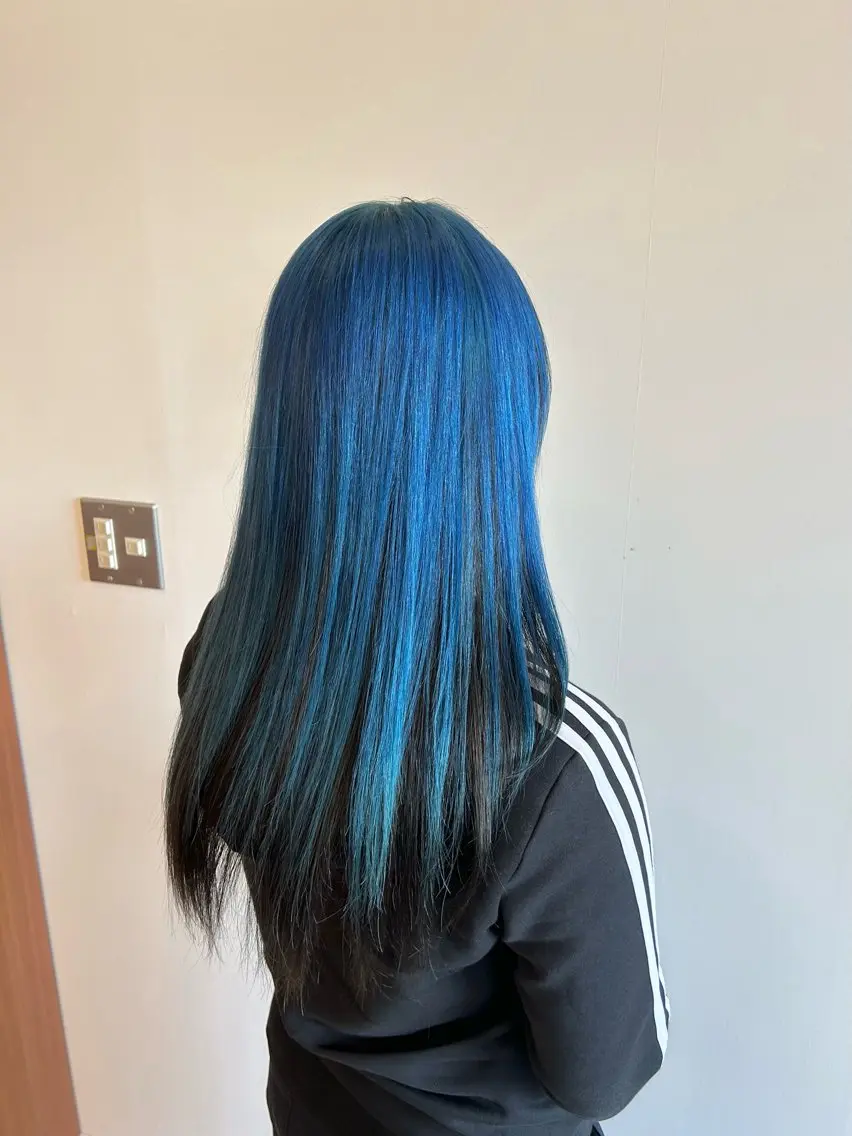 セミロング カラー ブルーカラー 透明感カラー ヘアカラー トップスタイリスト 林すずかのヘアスタイル