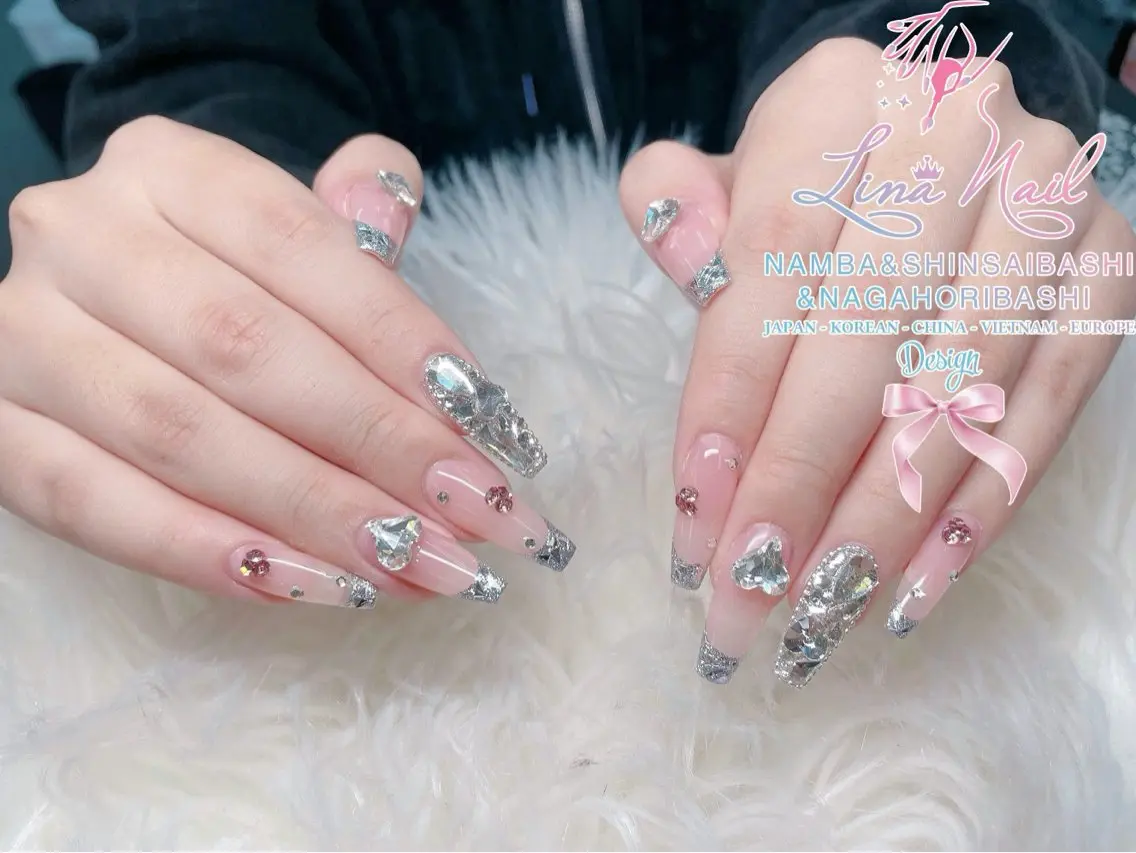 ミディアム 韓国風ヘア クリスマス ハンドネイル Linanail Nambaのネイルデザイン