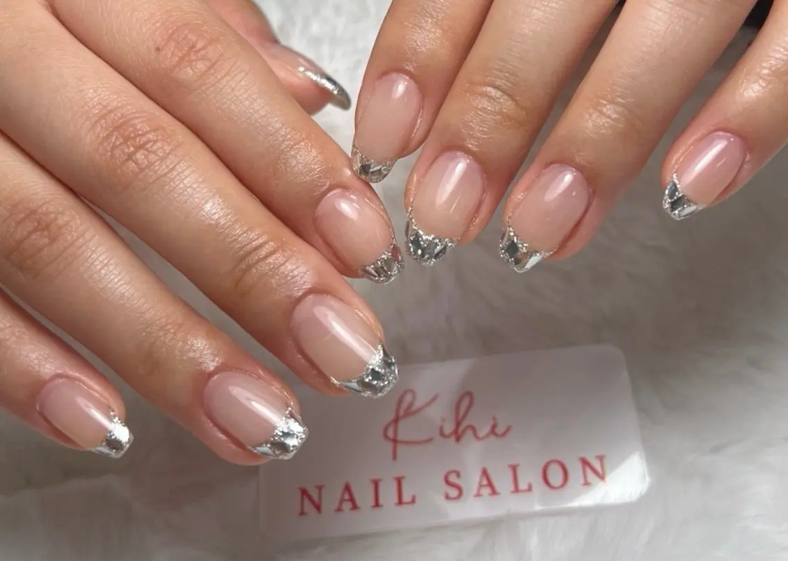 ネイル アートネイル フレンチネイル ジェルネイル グラデーション 韓国ネイル ハンドネイル Nail Kihi アミ🌷のネイルデザイン