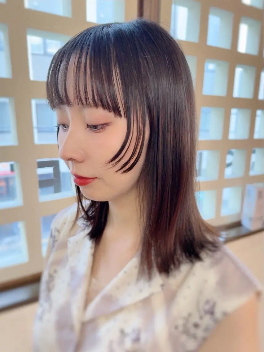 前髪カット(おくれ毛を作る場合+¥1100)の写真