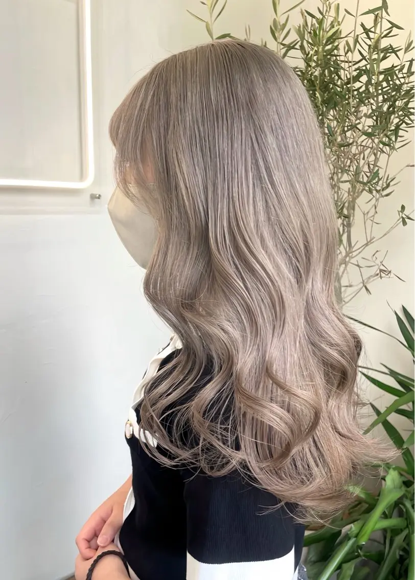ロング カラー 透明感カラー グレージュ ハイトーンカラー ヘアカラー トリートメント エクステ/大人可愛い カラー🩷RINAのヘアスタイル