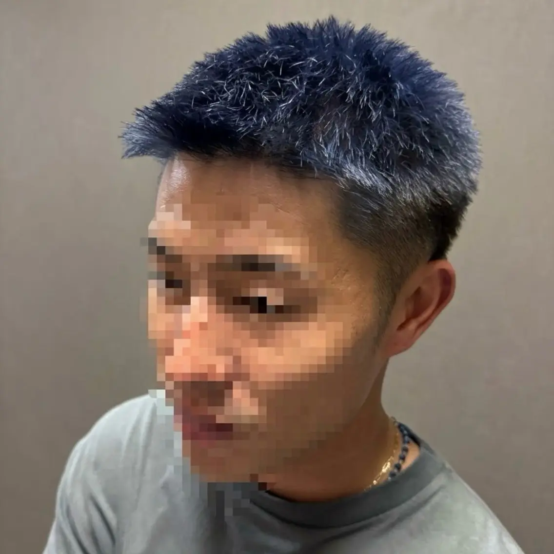 ショート カラー メンズ 黒髪 ブルーカラー ブルーブラック シルバー カット ヘアカラー トリートメント メンズ特化型/永井 友貴のヘアスタイル