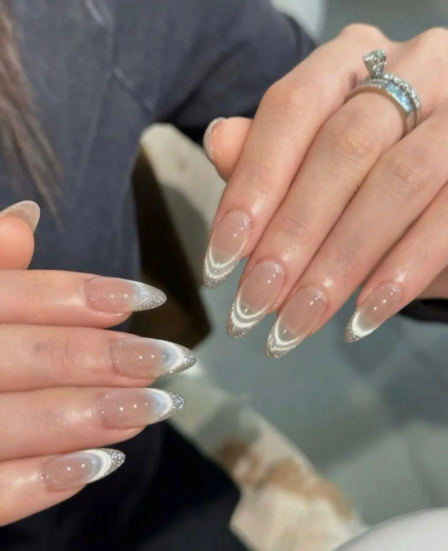 ネイル ガーリー キラキラネイル 韓国ネイル ロングネイル シンプルネイル ハンドネイル Genie Mika Nailsのネイルデザイン