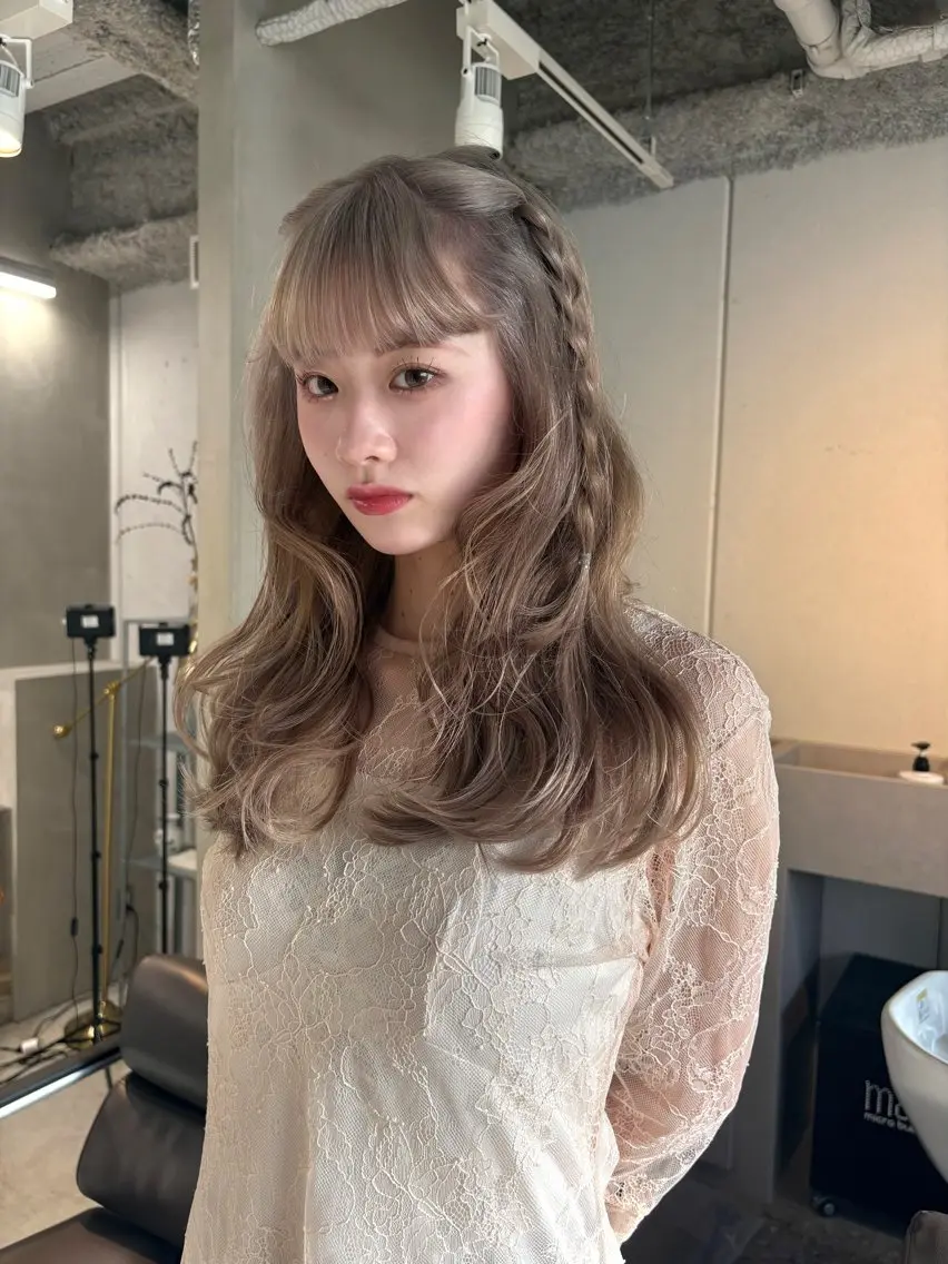 ロング カラー ハイトーンカラー Fev YUZUのヘアスタイル
