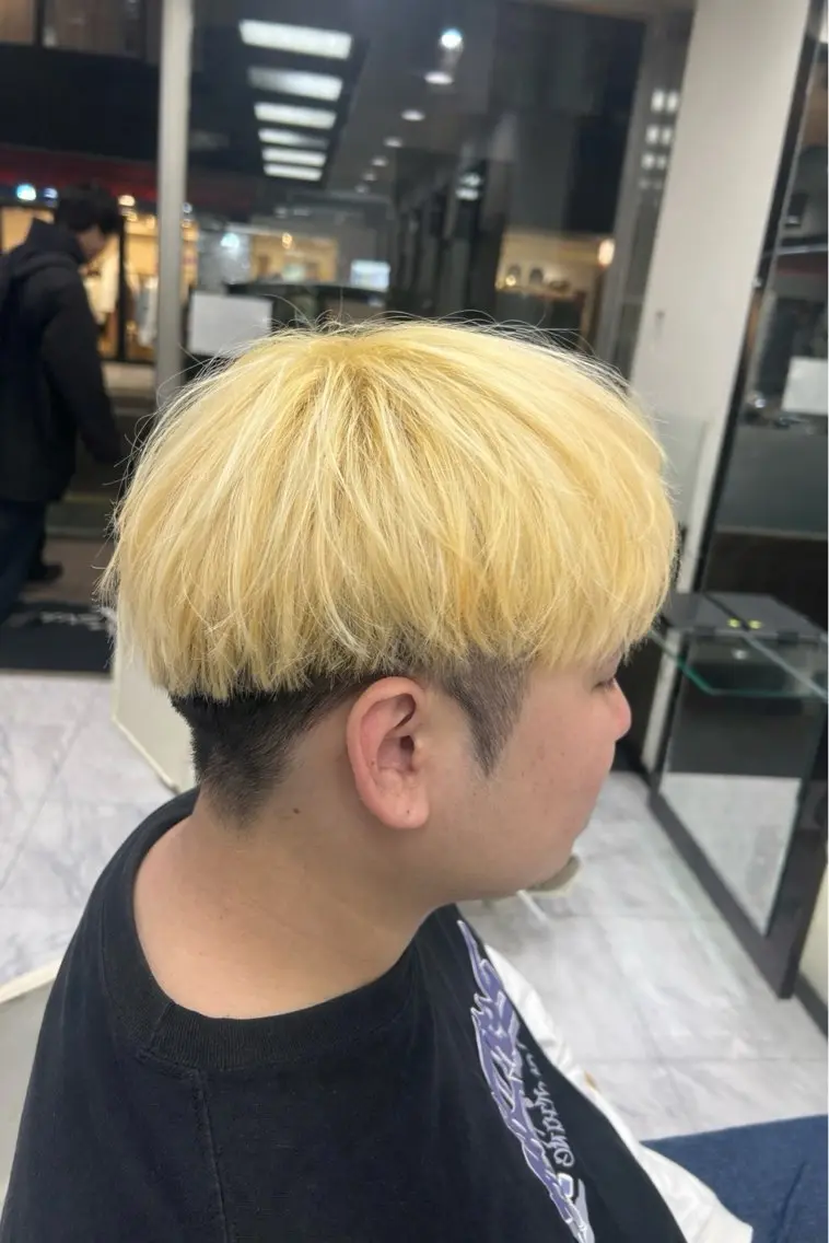 カラー メンズ メンズブリーチ ブリーチ 抜きっぱなしブロンド ヘアカラー 🍊小川実里🍊 /カラーレイヤーのヘアスタイル