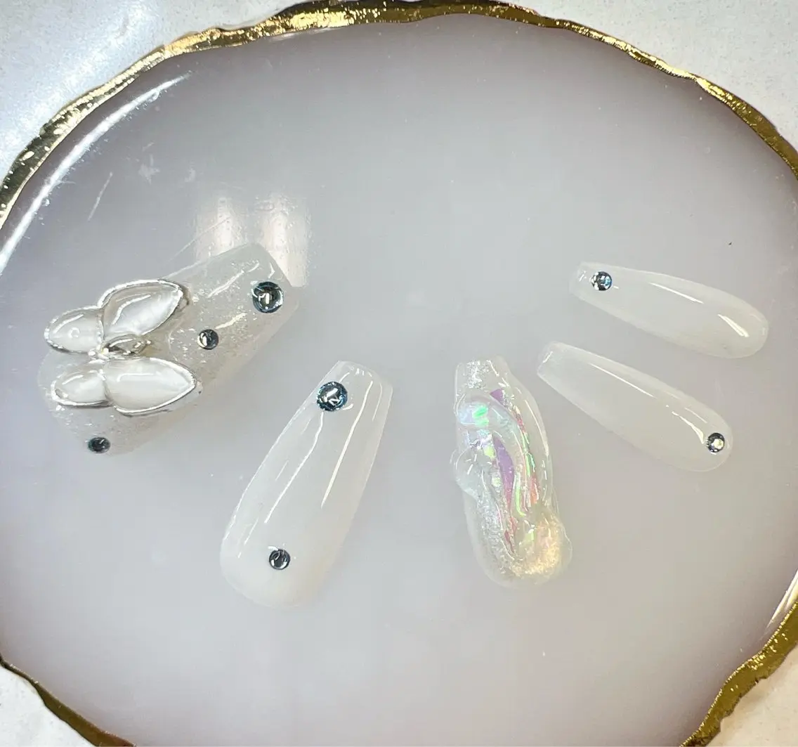 ネイル アートネイル フットネイル フレンチネイル ジェルネイル ガラスフレンチ Queeens nailのネイルデザイン