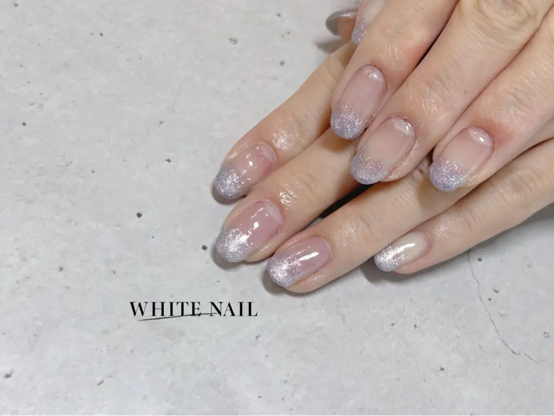 ネイル グラデーション ラメ(グリッター) ラメグラデーション ハンドネイル WHITE NAIL ホワイトネイルのネイルデザイン