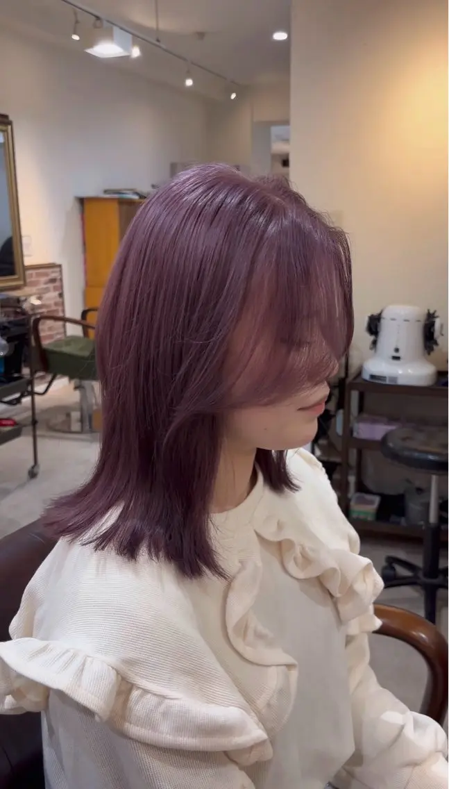 ミディアム カラー ラベンダーカラー ヘアカラー トリートメント &.越冨 レイヤー/ 顔周り特化/髪質改善のヘアスタイル