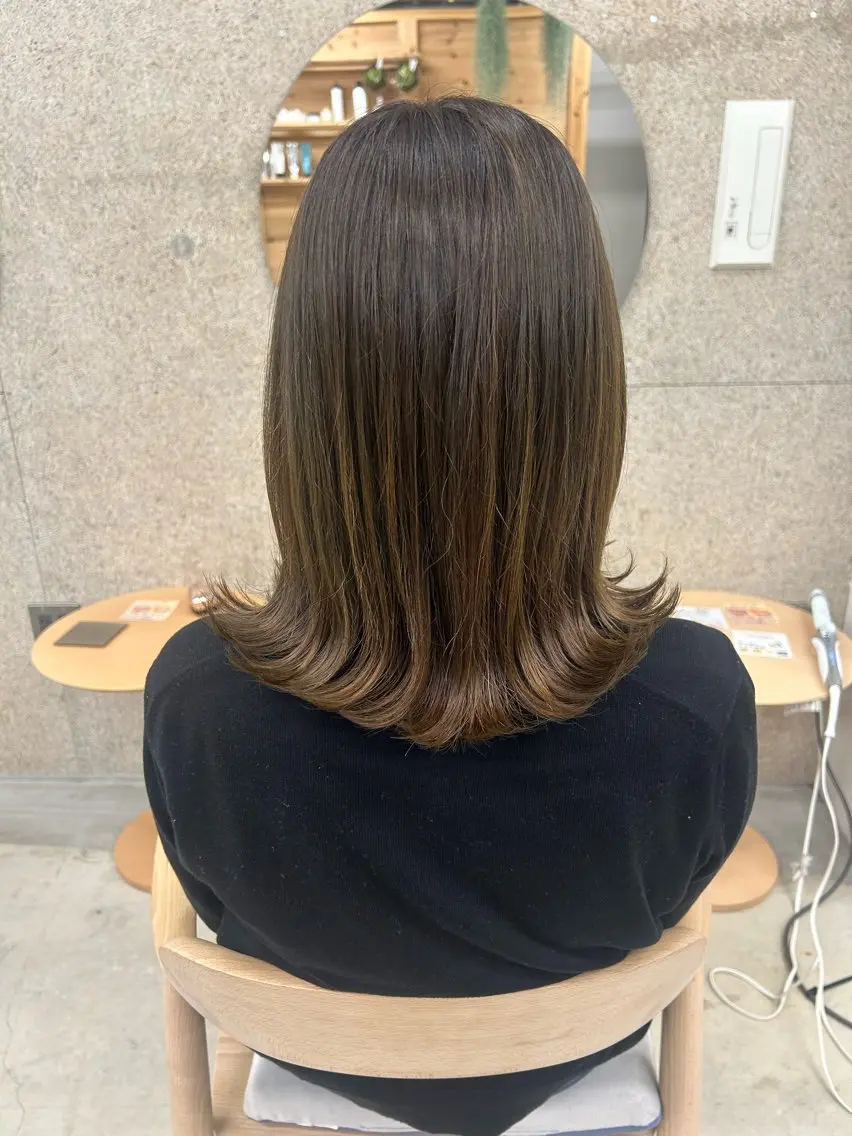 ミディアム カラー ヘアカラー トリートメント SiLO Yukinaのヘアスタイル