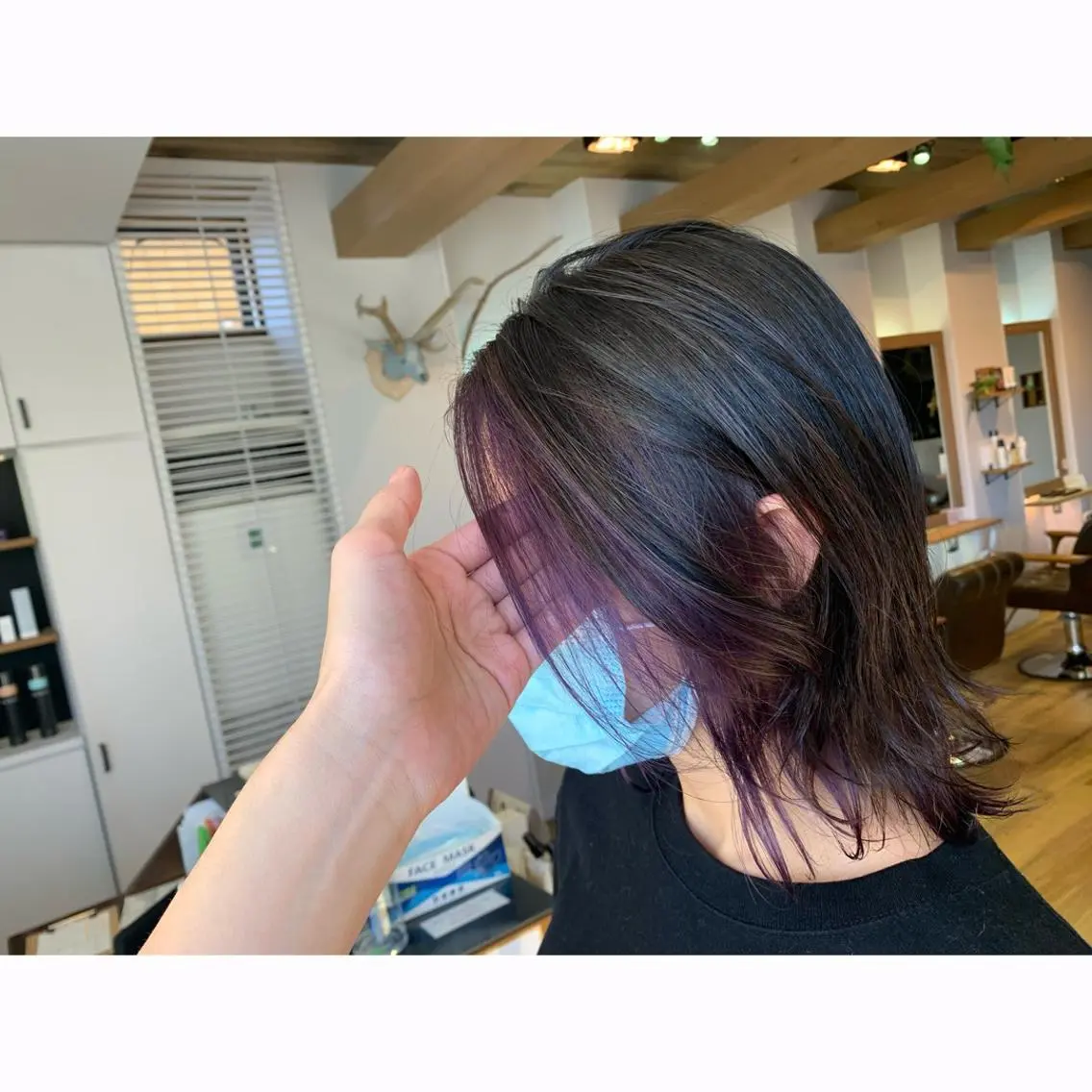 ミディアム カラー ミストバング  フェイスフレーミング パープルカラー ツキダテ ユイのヘアスタイル