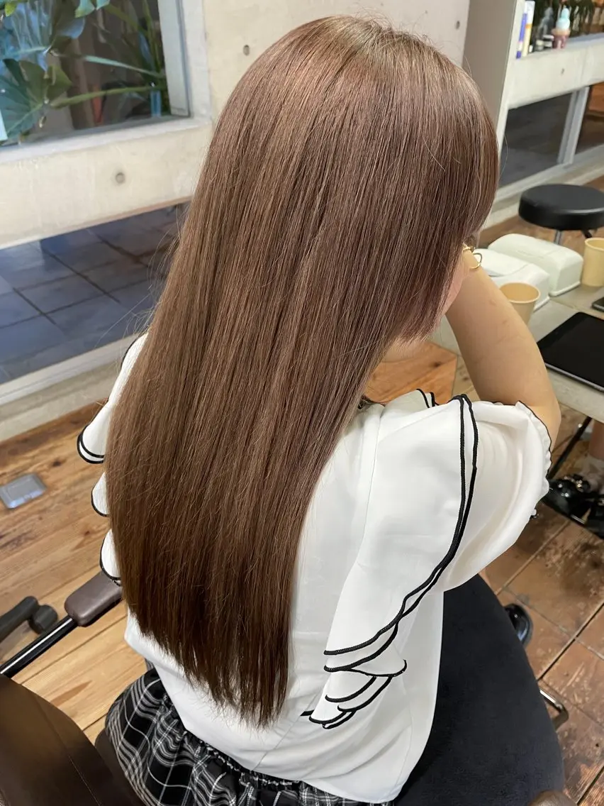 ロング カラー ベージュカラー ブリーチ ミルクティーベージュ ピンクカラー カット ヘアカラー ROUTE KOUTAのヘアスタイル