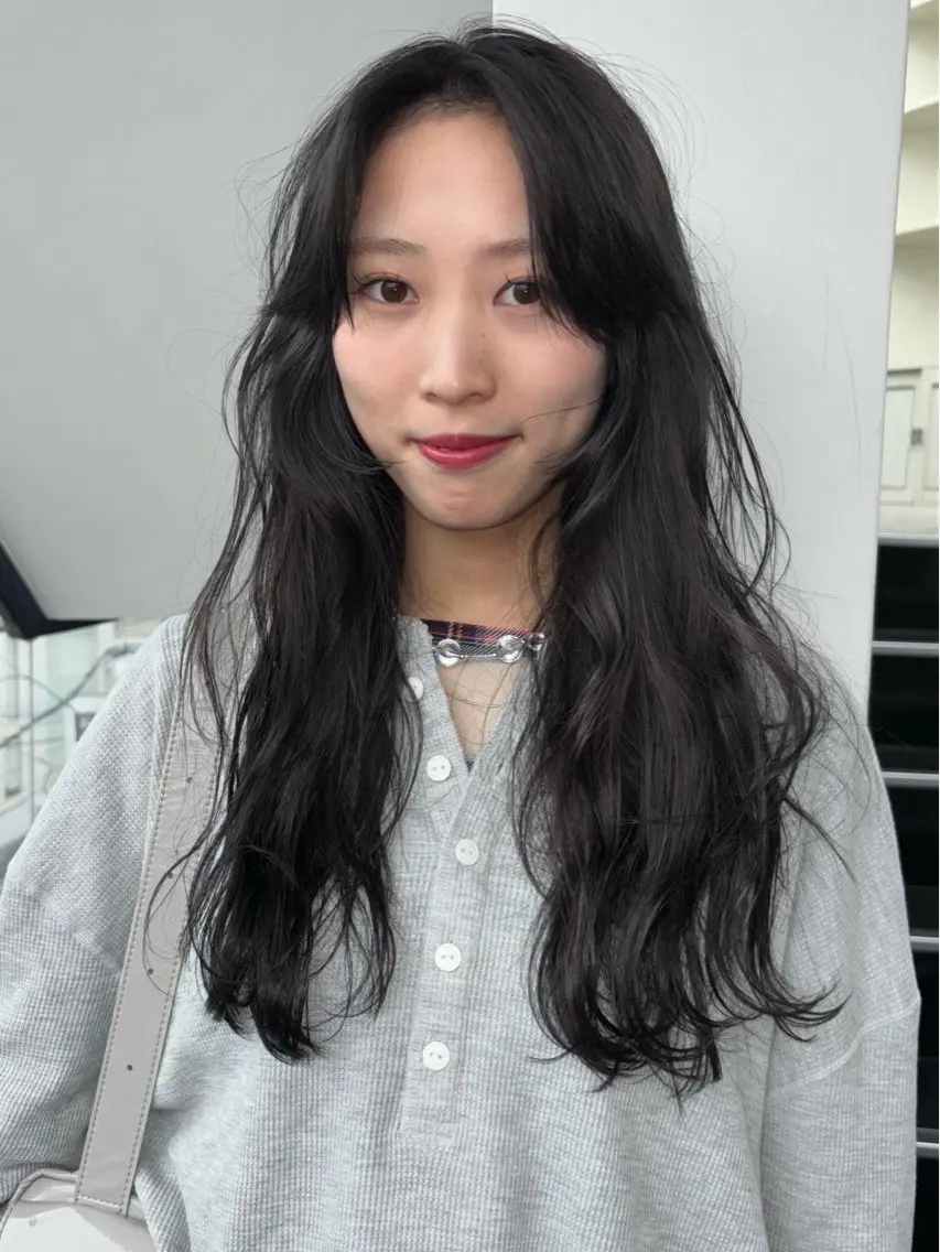 ロング カラー ブルーカラー ブルージュ 韓国風ヘア トリートメント ファッションに 溶け込むstyleのヘアスタイル