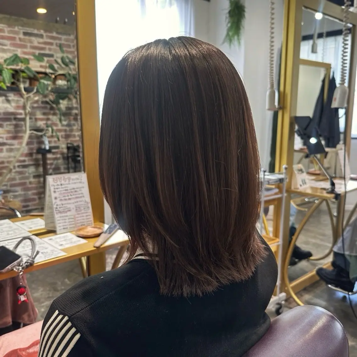 ミディアム カラー ブラウンカラー オリーブブラウン カット ヘアカラー トリートメント Saki💛心斎橋 ショート/艶カラーのヘアスタイル