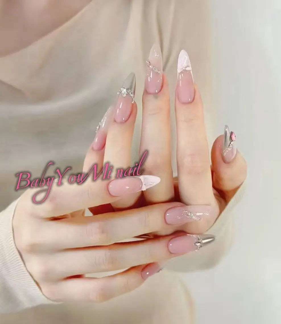 ネイル オーロラネイル フラワーネイル フットネイル フレンチネイル ジェルネイル ハンドネイル BabyYouMi nailのネイルデザイン