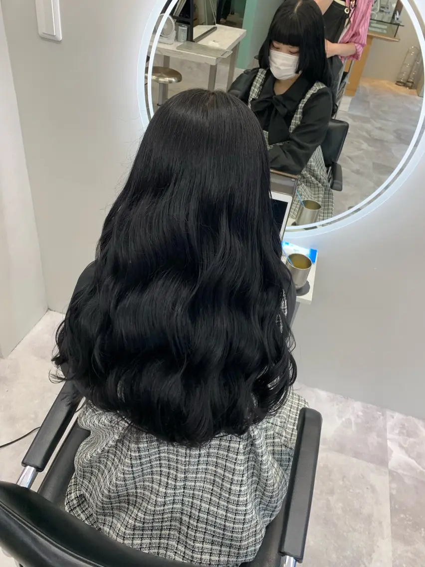 ロング カラー ヘアカラー トリートメント leben serikaのヘアスタイル