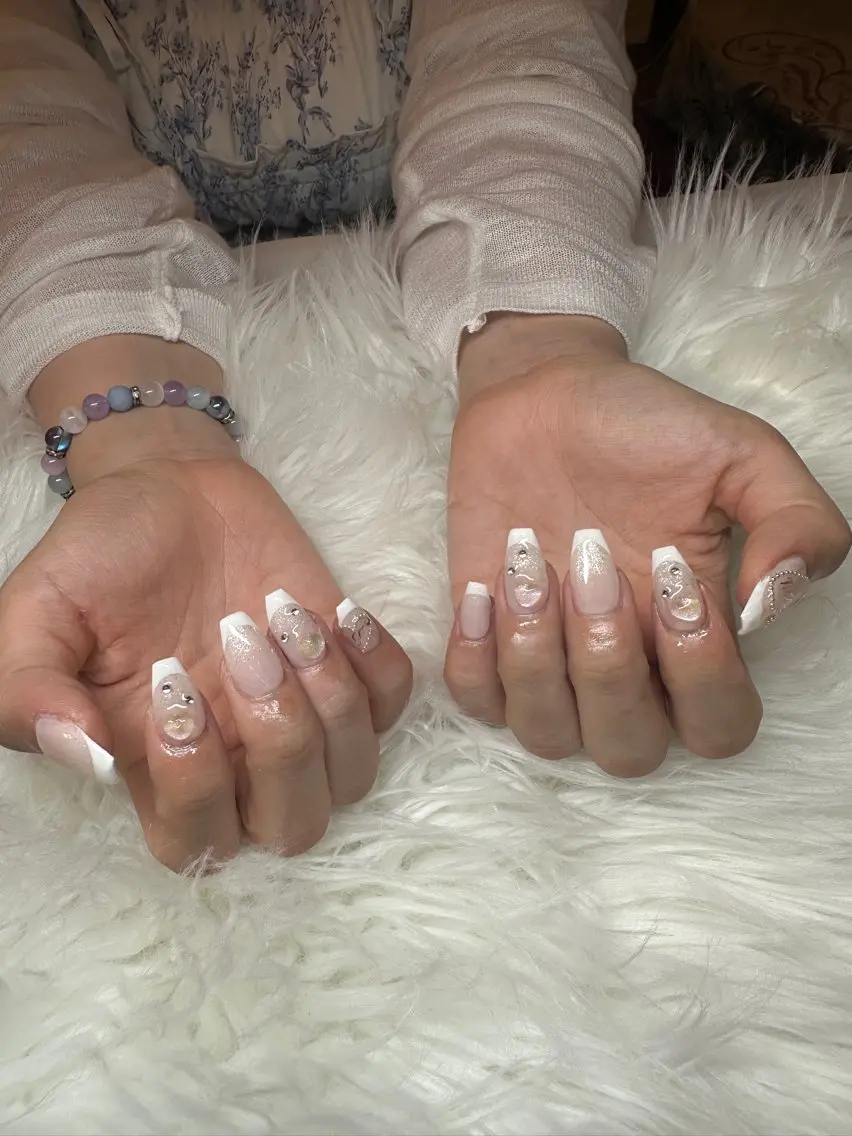 ネイル PEEKABOOミキ ネイル1級保持💅のネイルデザイン