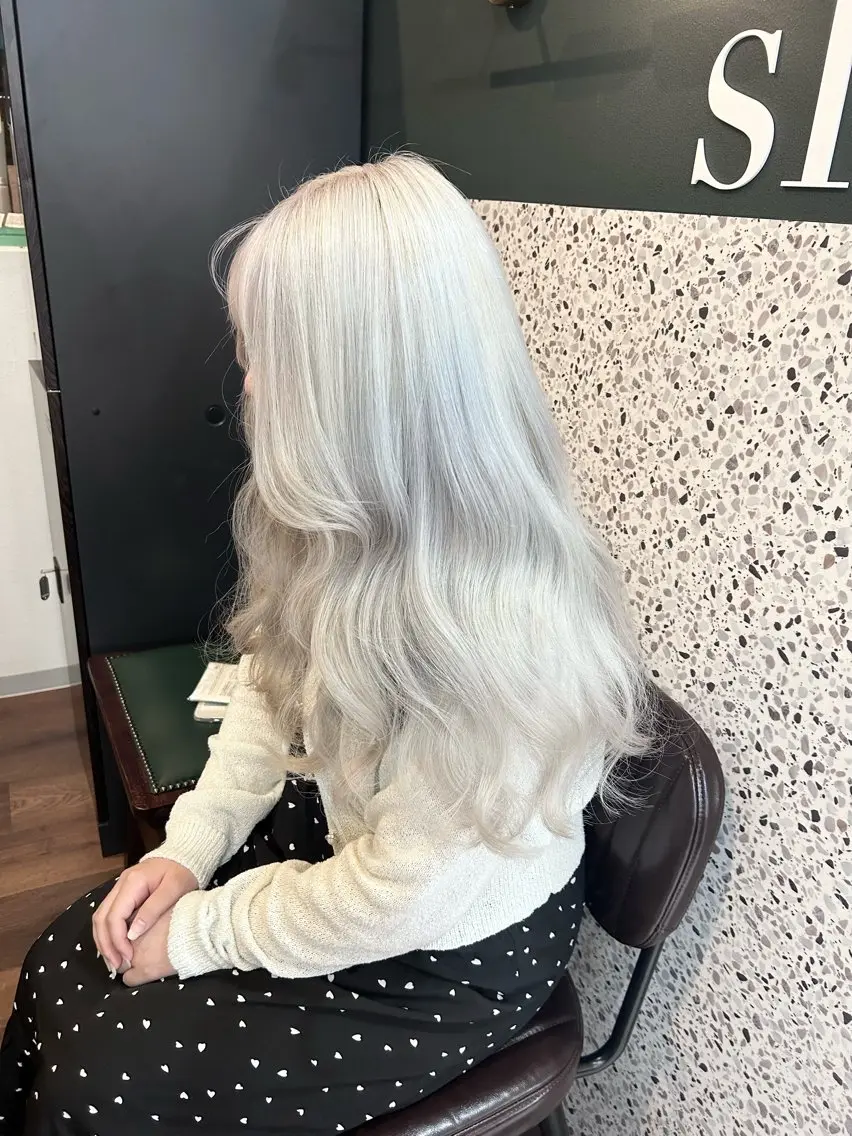 【🌸ご新規様🌸限定】ケアブリーチ 1回 ダブルカラー➕カラー➕カット➕髪質改善トリートメント【ロング料金なし🉐】の写真