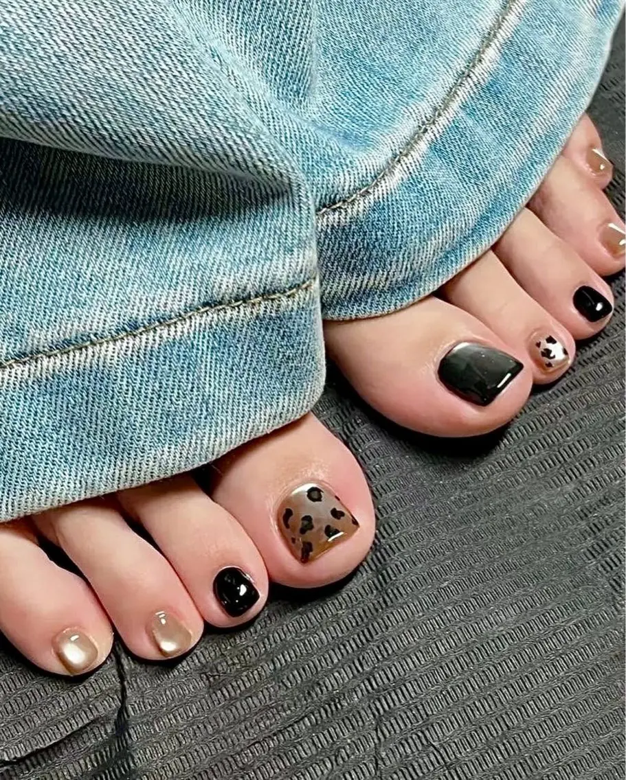 ネイル アートネイル オーロラネイル ブルー チークネイル フットネイル NICY NAIL 池袋のネイルデザイン