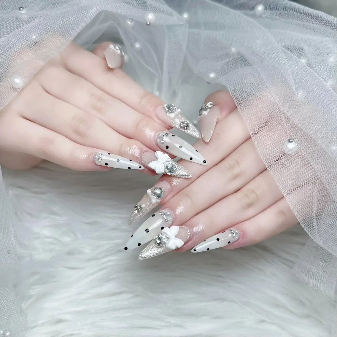 ネイル ジェルネイル キラキラネイル 韓国ネイル ロングネイル 持ち込み ハンドネイル ハンドケア Nova Nailのネイルデザイン