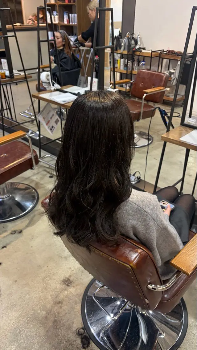 ロング 聖菜/ hina /レイヤー/艶カラーのヘアスタイル