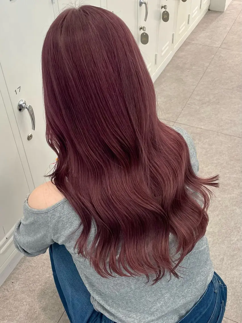 ロング カラー ヘアカラー 原宿🩵 ブリーチカラー優海のヘアスタイル