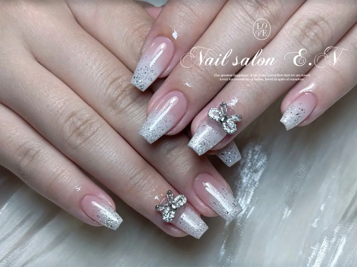 ネイル E.N🦋 長さ出し/持ち込みのネイルデザイン