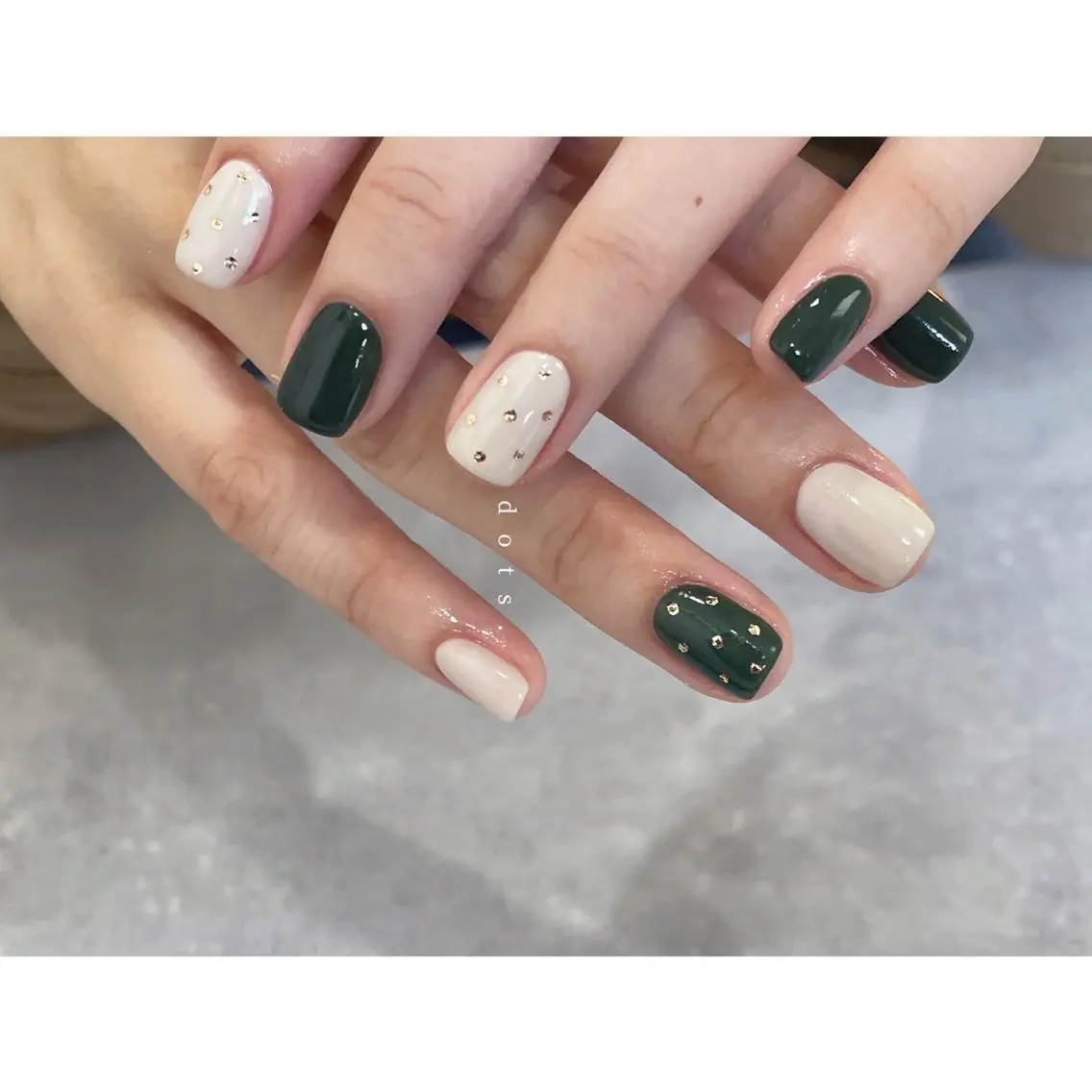 ネイル アートネイル ドット グリーン ミラーネイル ニュアンスネイル lacier nailのネイルデザイン