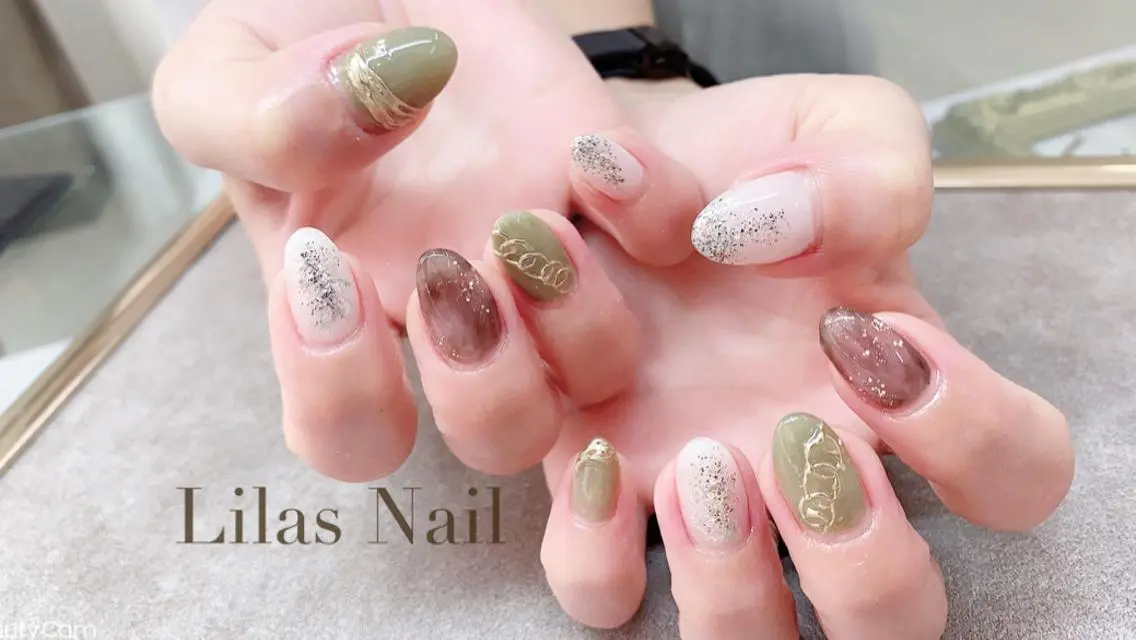 ネイル ブラウン ジェルネイル ゴールド ハードジェル ラメ(グリッター) Lilas Nailのネイルデザイン