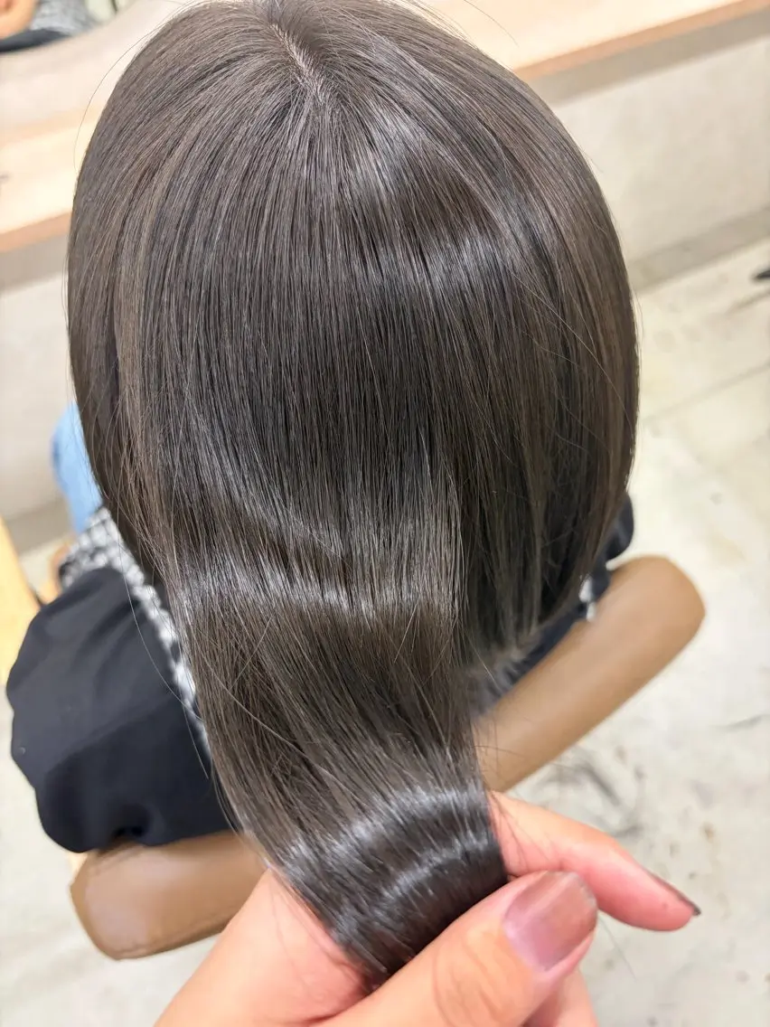 ミディアム カラー momoka YUC CA縮毛モデル募集中のヘアスタイル