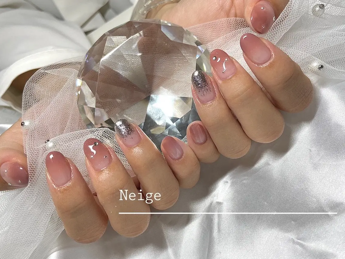 ネイル ストーンネイル Neige‪𓂃ai ＊梅津 / 松尾のネイルデザイン