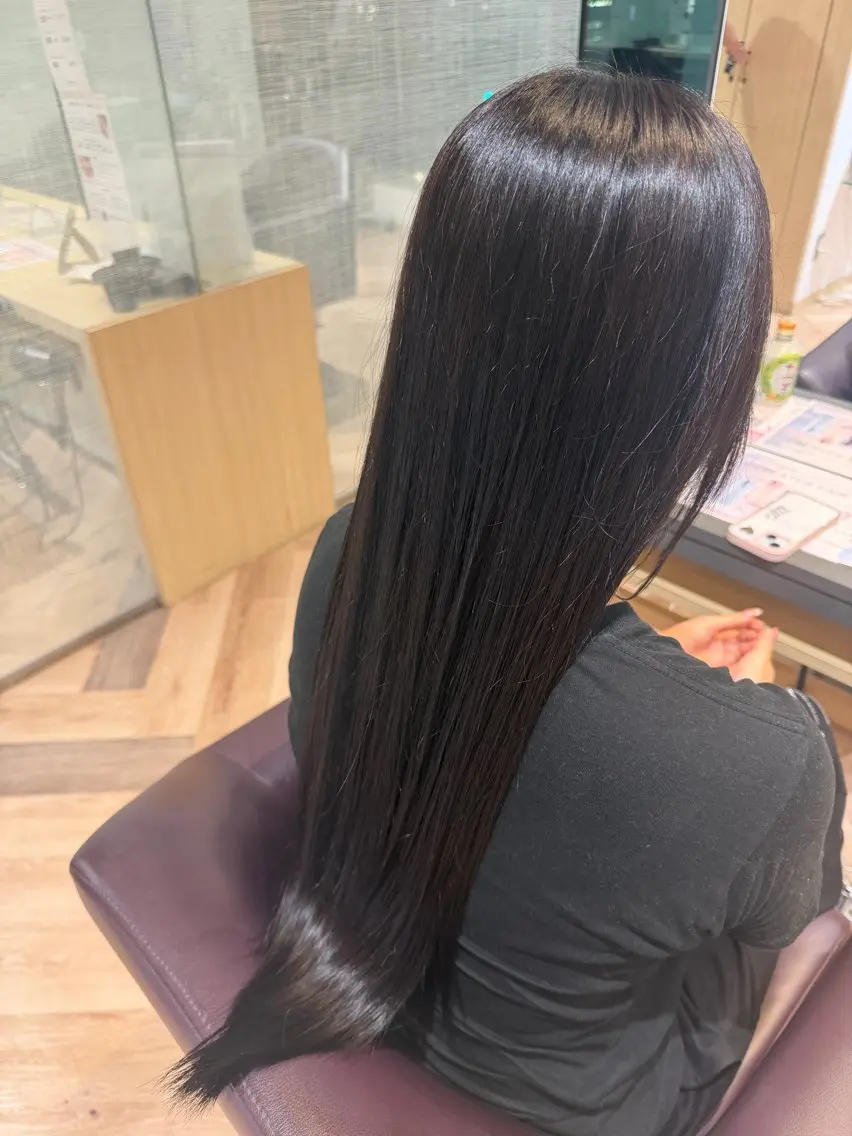 ロング カラー 黒髪 ブルーカラー ブルーブラック 透明感カラー ナチュラルブラック ヘアカラー 中村 優奈のヘアスタイル