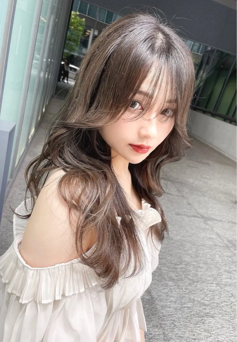 ミディアム カラー ベージュカラー 黒髪 ブリーチ ブルーカラー ブルーブラック カット ヘアカラー トリートメント 木屋元一/透明感 /前髪/レイヤーのヘアスタイル