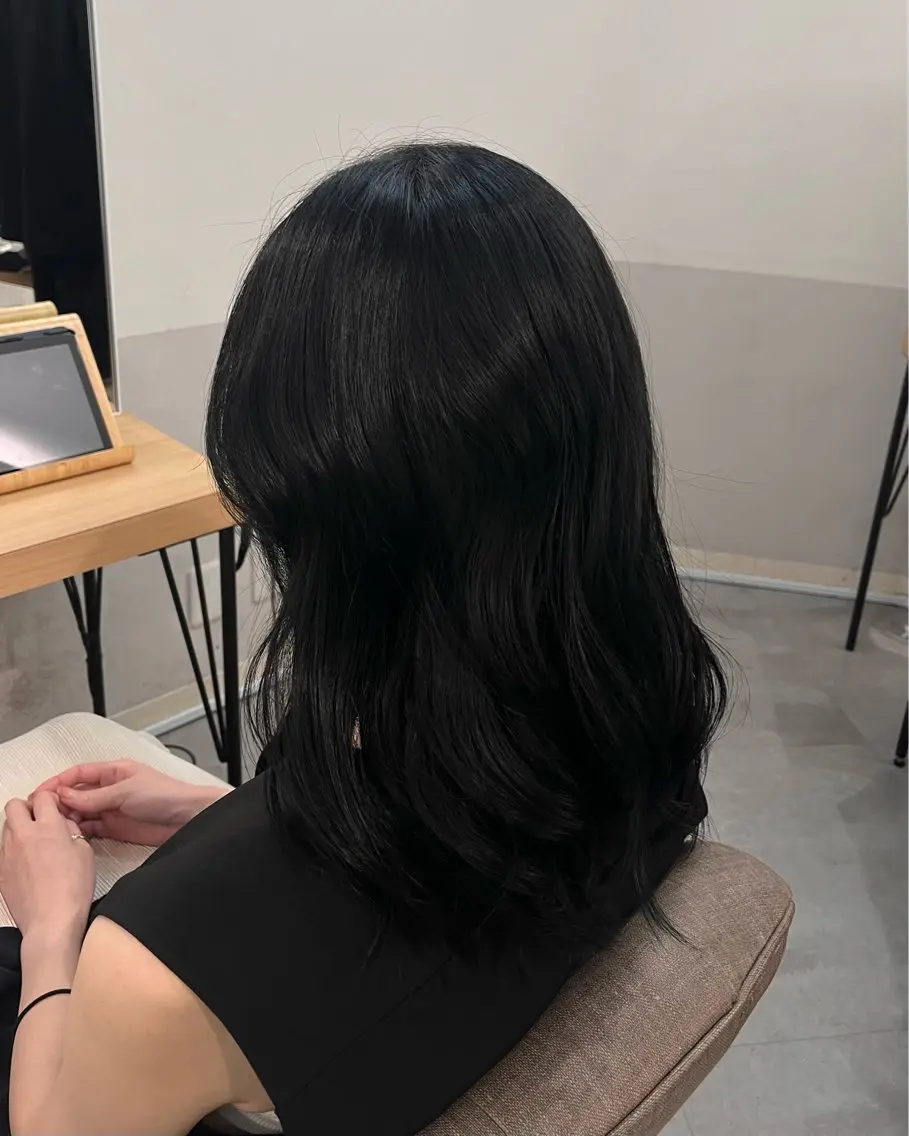 ミディアム カラー ボブレイヤー 黒髪 ブリーチ 透明感カラー デザインカラー ヘアカラー トリートメント sayuri /大阪・心斎橋美容師のヘアスタイル