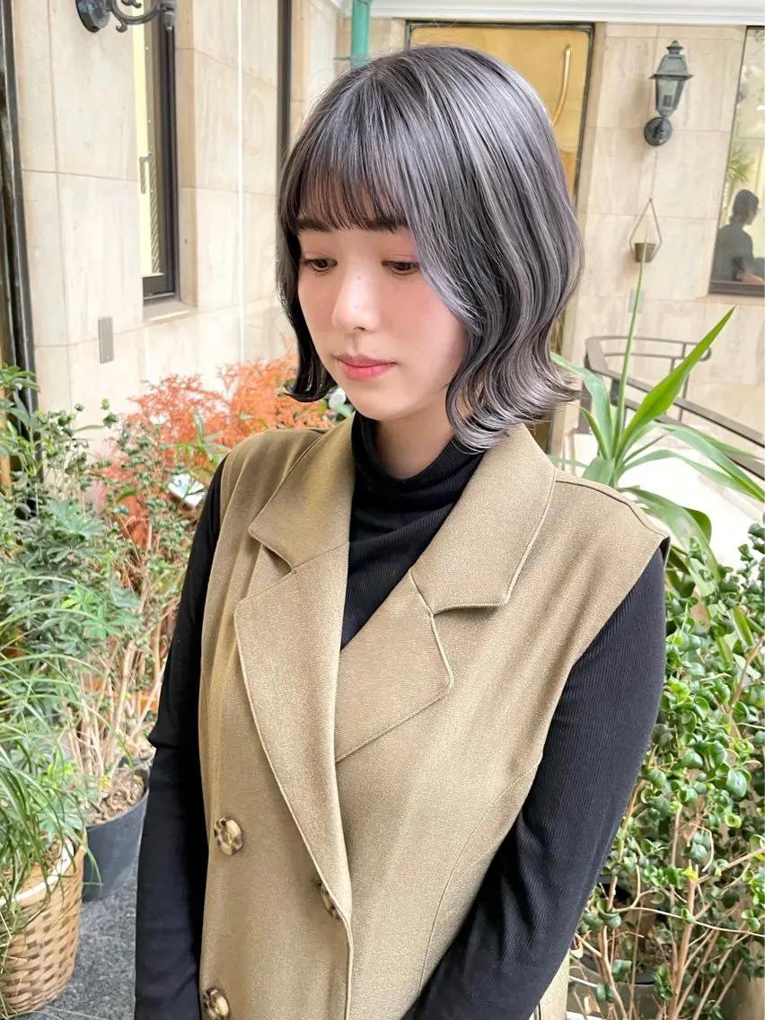 ショート カラー 切りっぱなしボブ ショートボブ ボブ 韓国風ヘア レイヤーカット アオガミ （前髪顔周りカット）のヘアスタイル