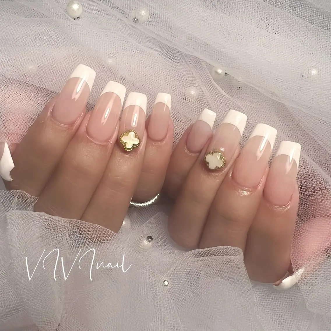 ネイル フレンチネイル シンプルネイル ハンドネイル vivi nailのネイルデザイン