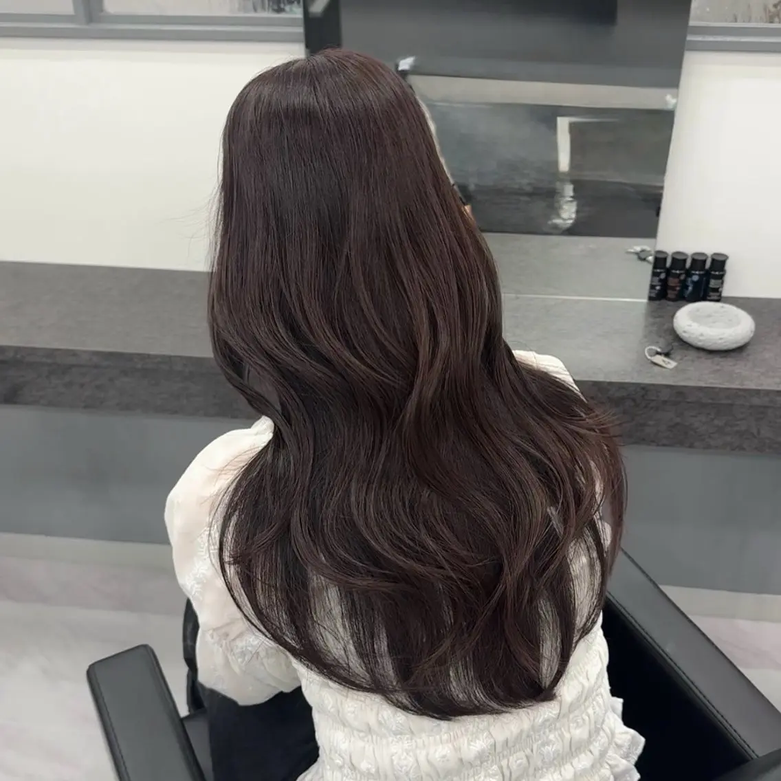 ロング レイヤー・ブリーチ kiyotoshiのヘアスタイル