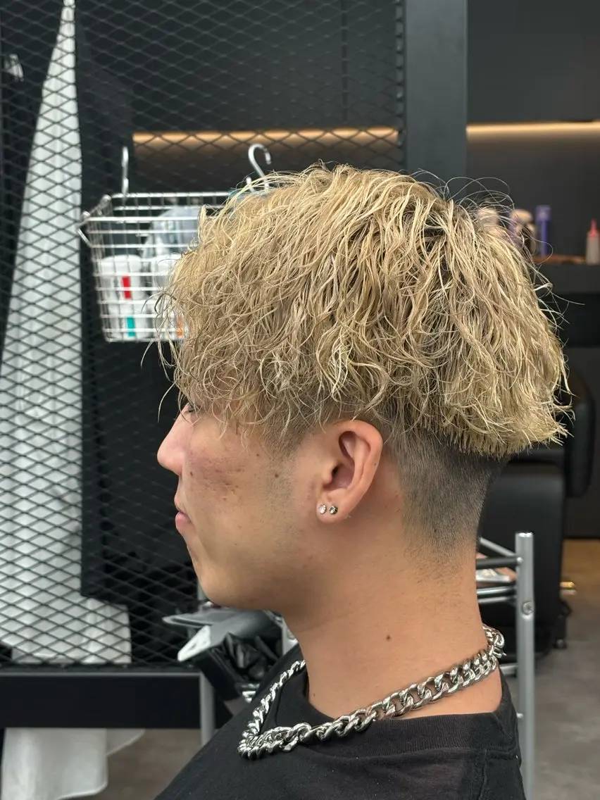 パーマ 渋谷メンズパーマ 渡邊優輝のヘアスタイル