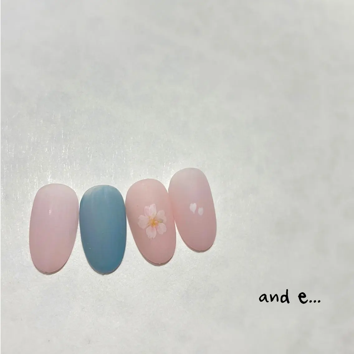 ネイル アートネイル 桜ネイル ジェルネイル キラキラネイル ラメ(グリッター) nailsalon mur.のネイルデザイン