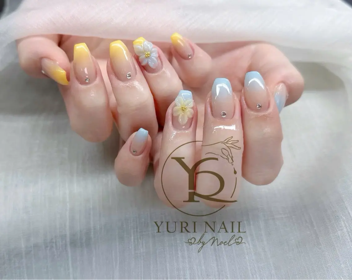 ネイル ハンドネイル フットネイル ハンドケア YURI Nail NARITAのネイルデザイン