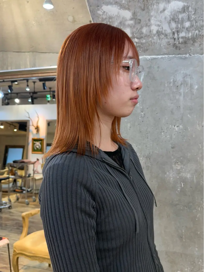 ミディアム カラー オレンジ レイヤーカット ヘアカラー KAWAHARA YUKIのヘアスタイル